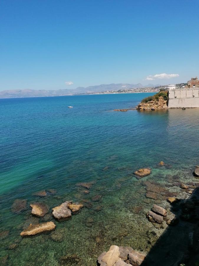 Case Vacanze Azzurra, Loredana E Trinacria カステッランマーレ・デル・ゴルフォ エクステリア 写真